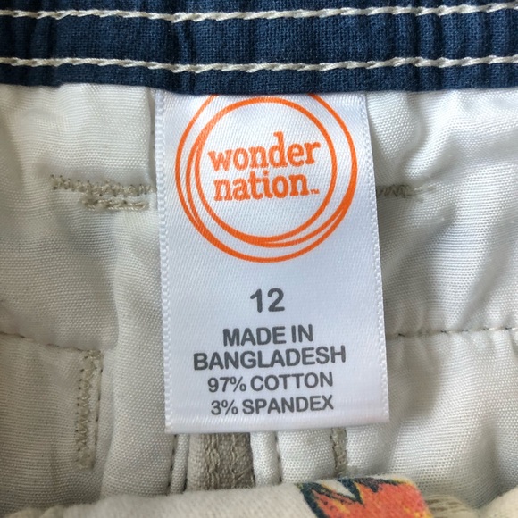 Boys Tommy Bahama style shorts - Picture 4 of 4